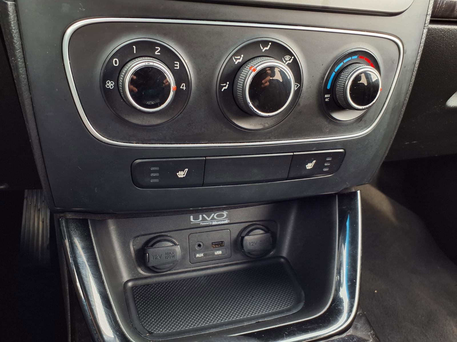 Used 2015 Kia Sorento LX image 19