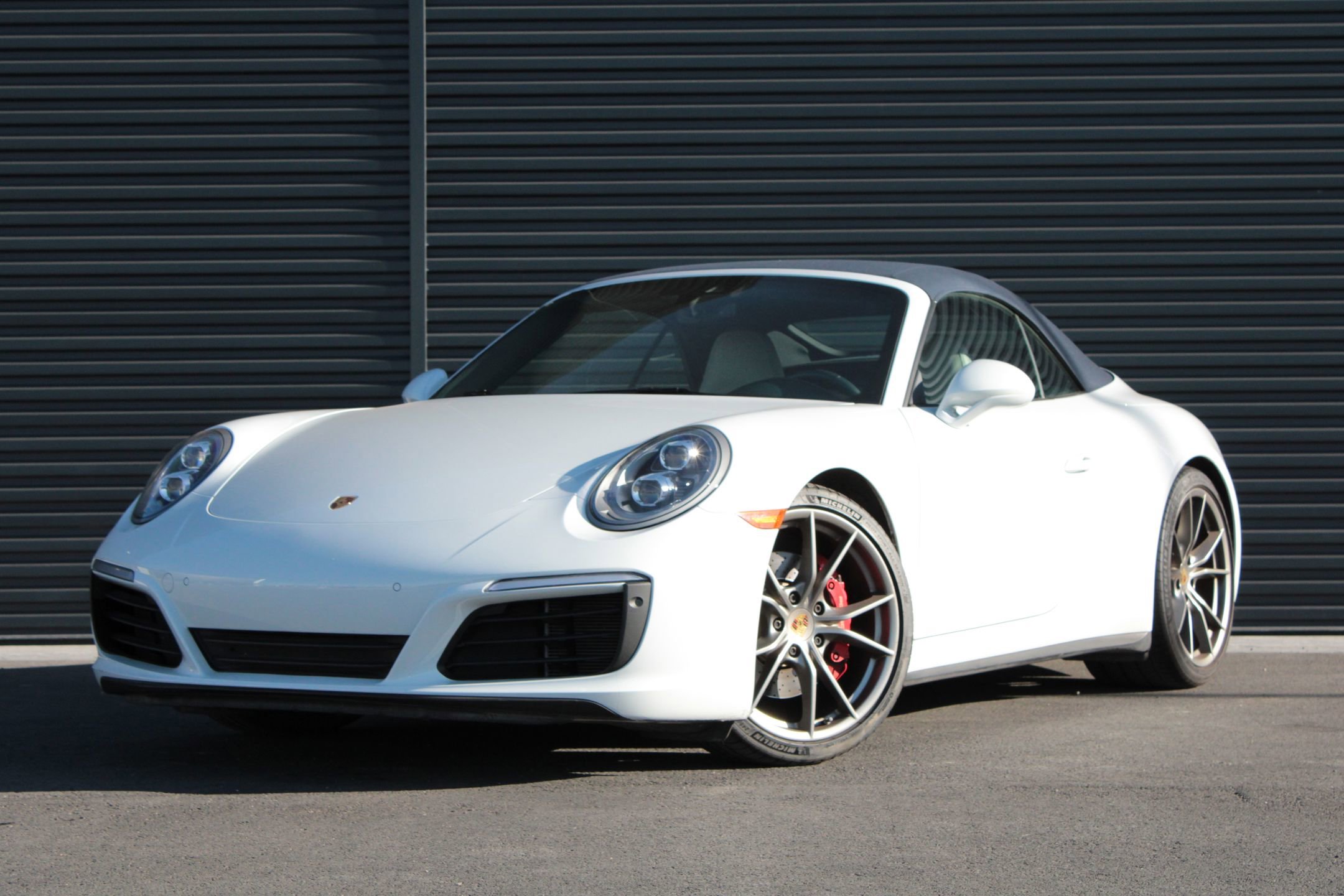 Used 2019 Porsche 911 Carrera 4S image 1