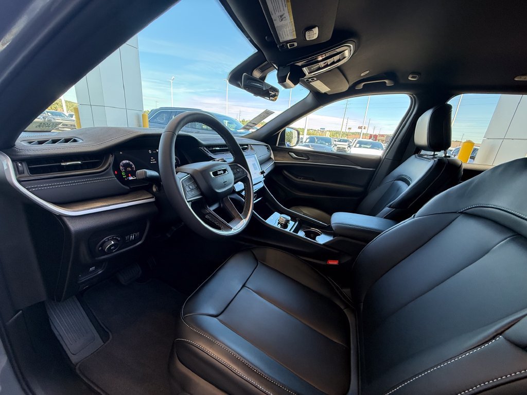 New 2027 Jeep Grand Cherokee Limited AWD/4WD image 20
