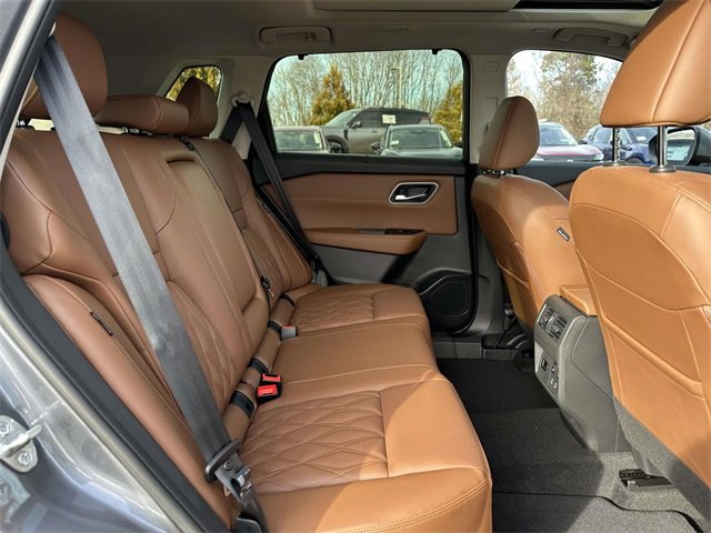 New 2026 Nissan Rogue Platinum image 11