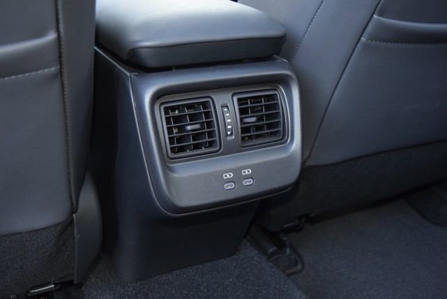 Used 2023 Toyota Crown Limited image 32