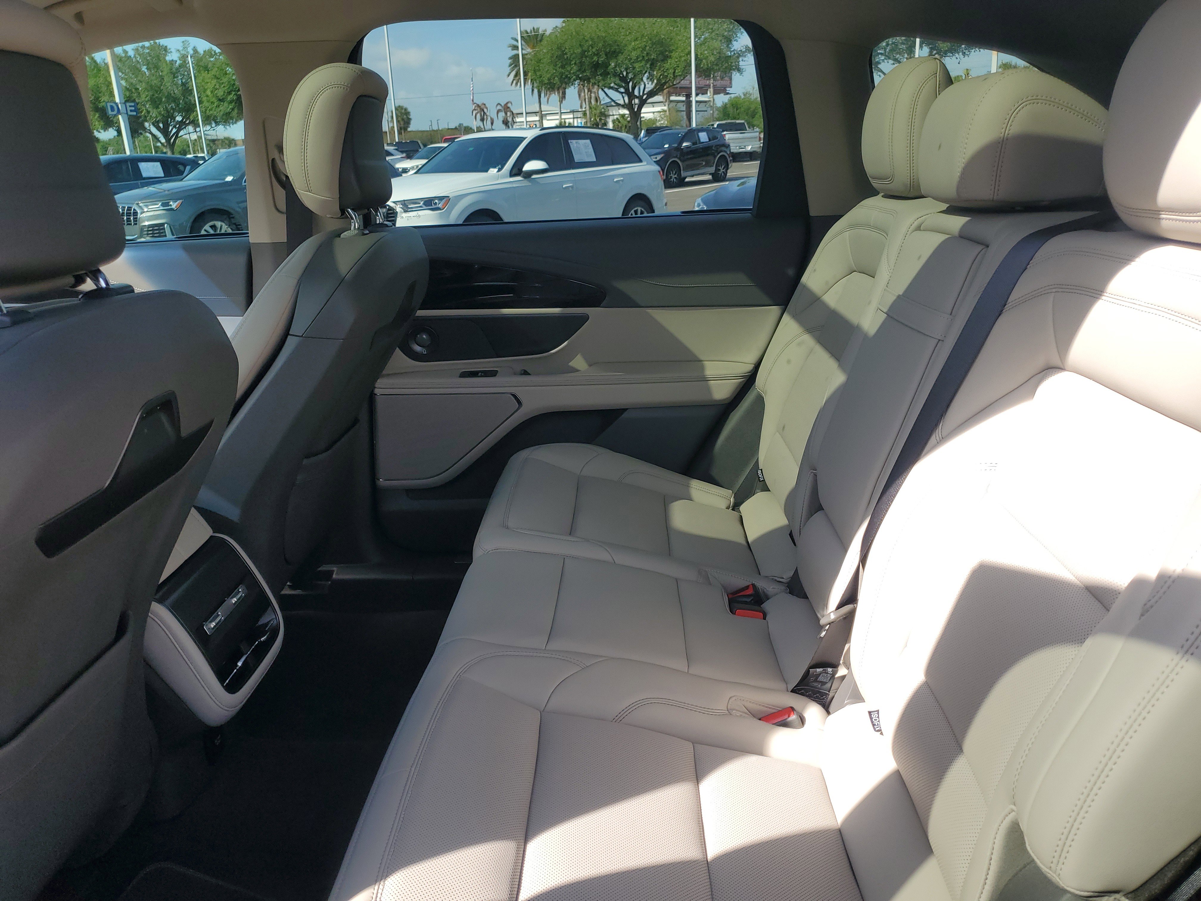 Used 2024 Lincoln Nautilus Premier w/ Equipment Group 102A image 13