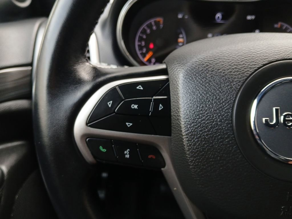 Used 2022 Jeep Grand Cherokee Laredo X AWD/4WD image 11