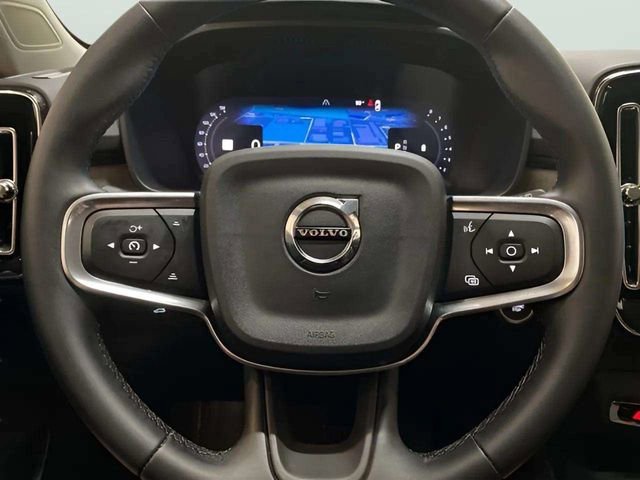 Used 2025 Volvo XC40 B5 Core AWD/4WD image 36