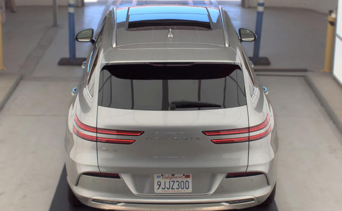 Used 2023 Genesis Electrified GV70 AWD/4WD image 3