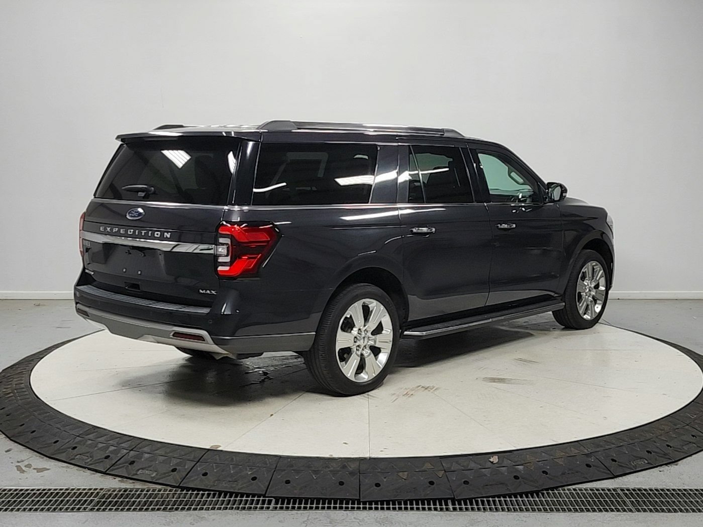 Used 2022 Ford Expedition Max Limited RWD image 8