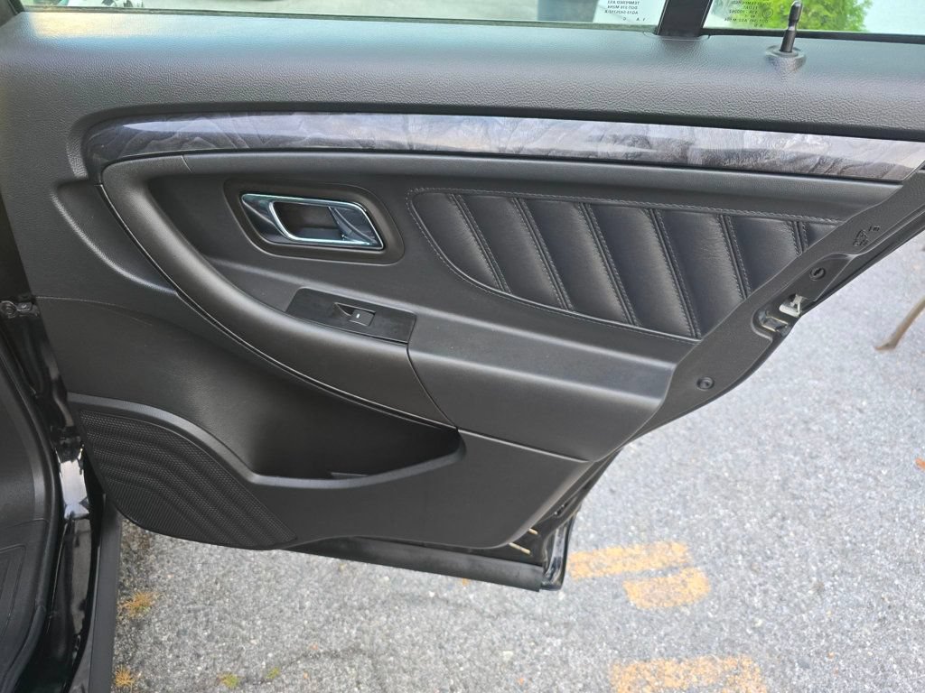 Used 2012 Ford Taurus Limited FWD image 14