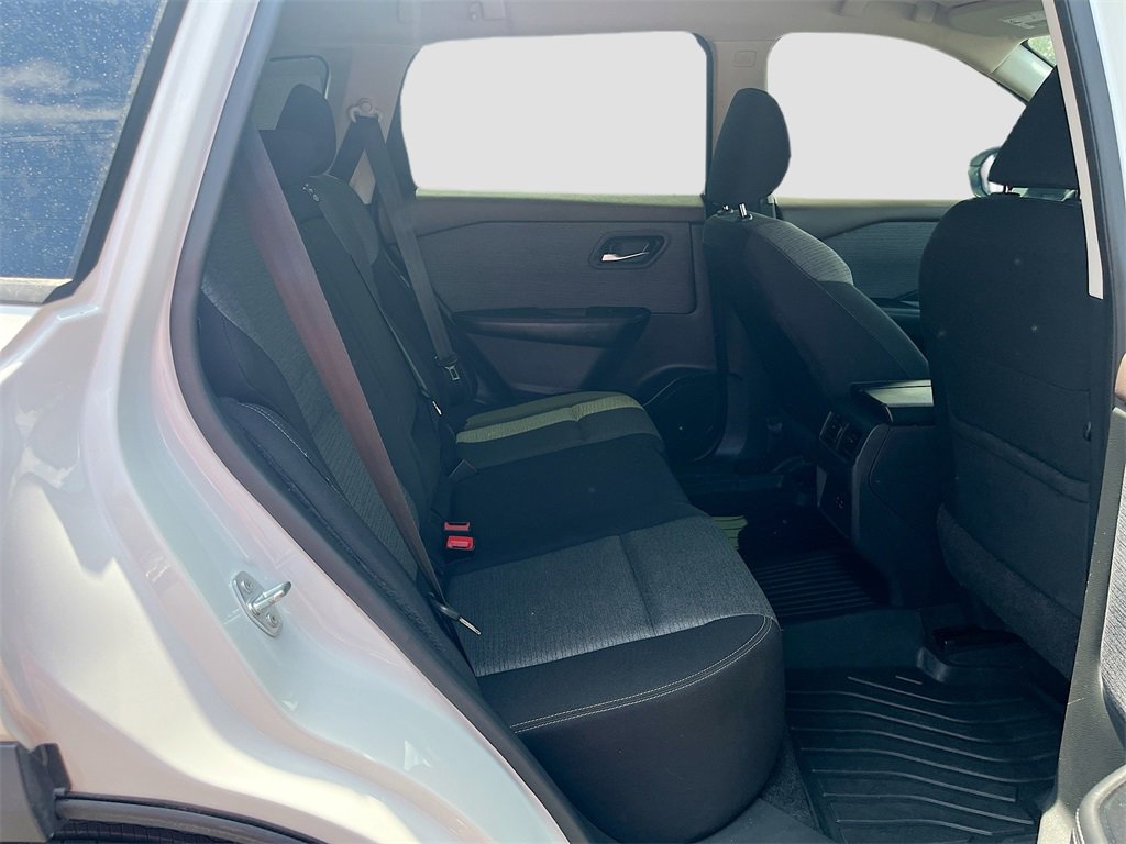 Used 2023 Nissan Rogue SV image 26