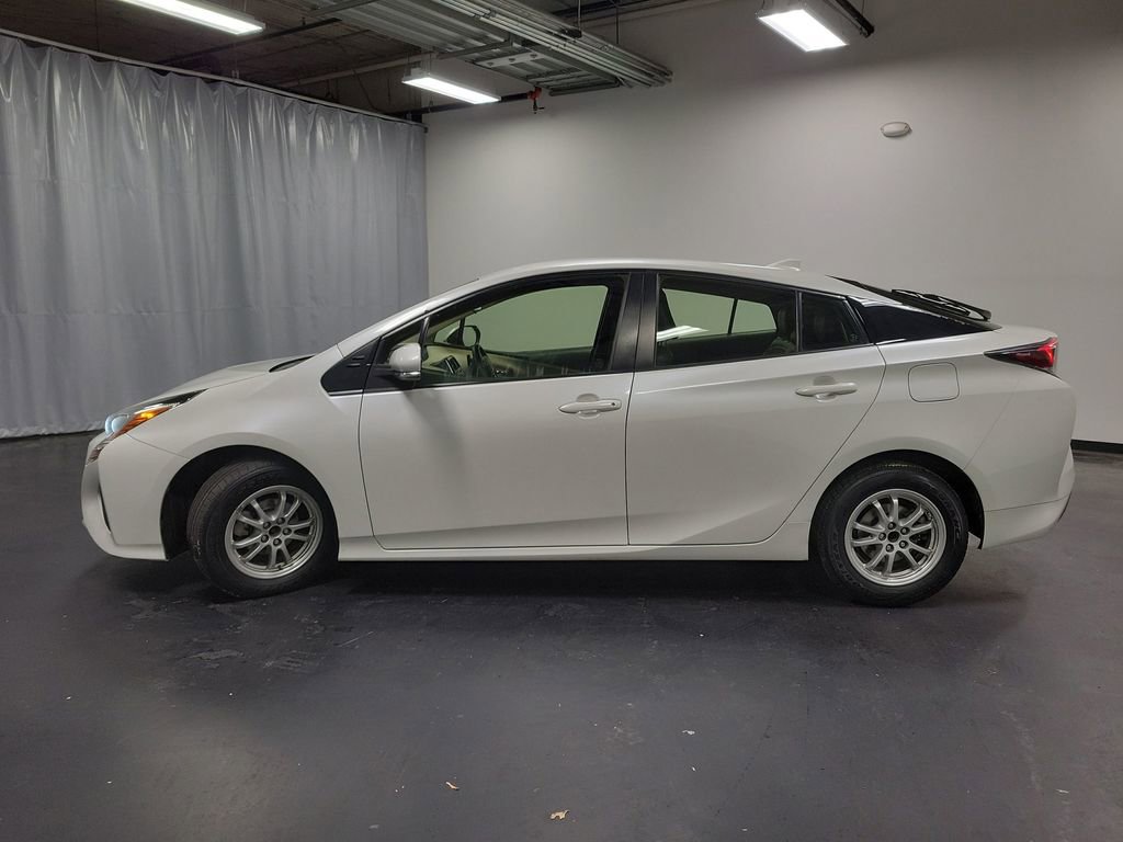 Used 2017 Toyota Prius Two image 5