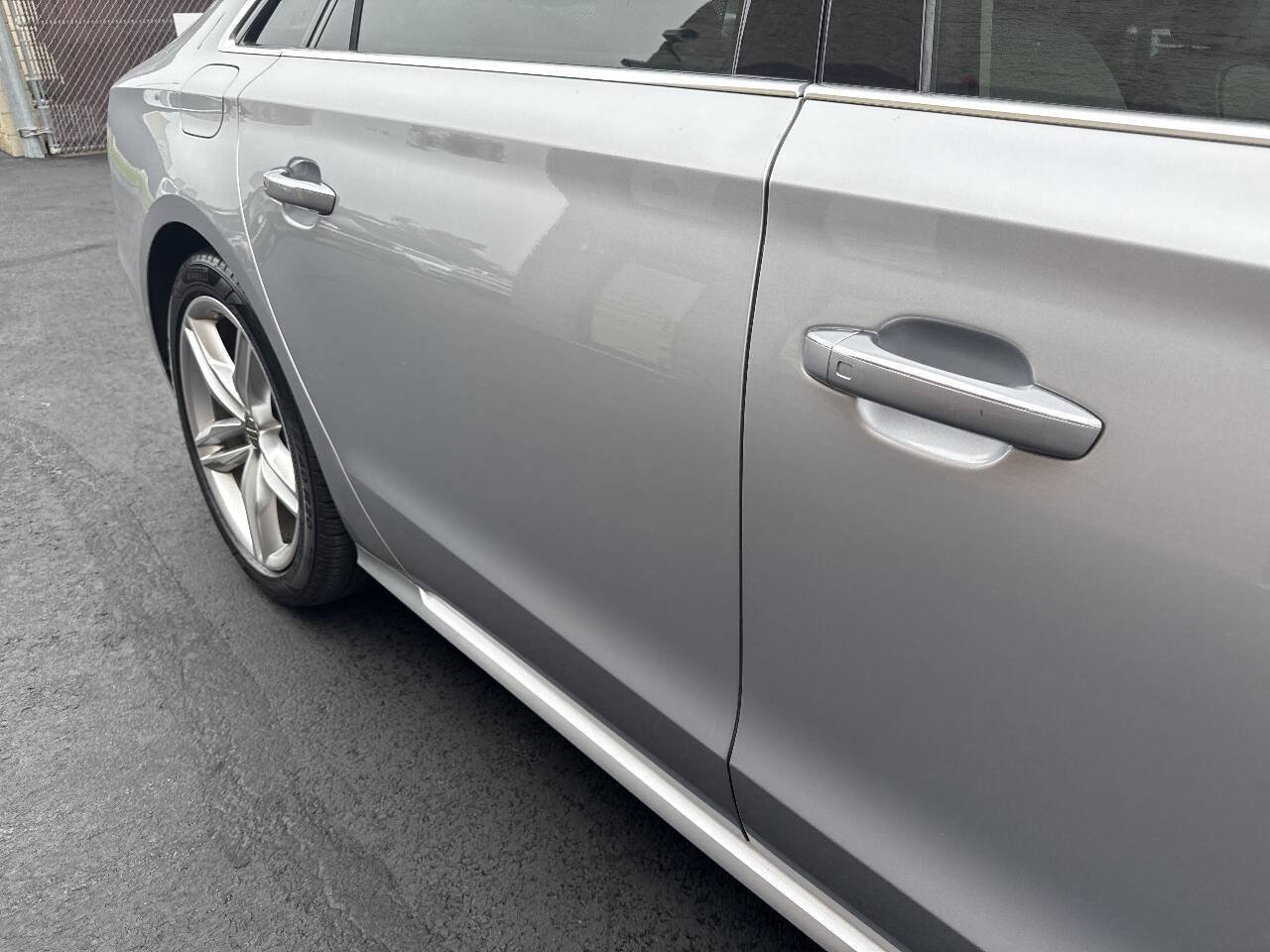 Used 2015 Audi S8 w/ S8 Driver Assistance Package AWD/4WD image 16