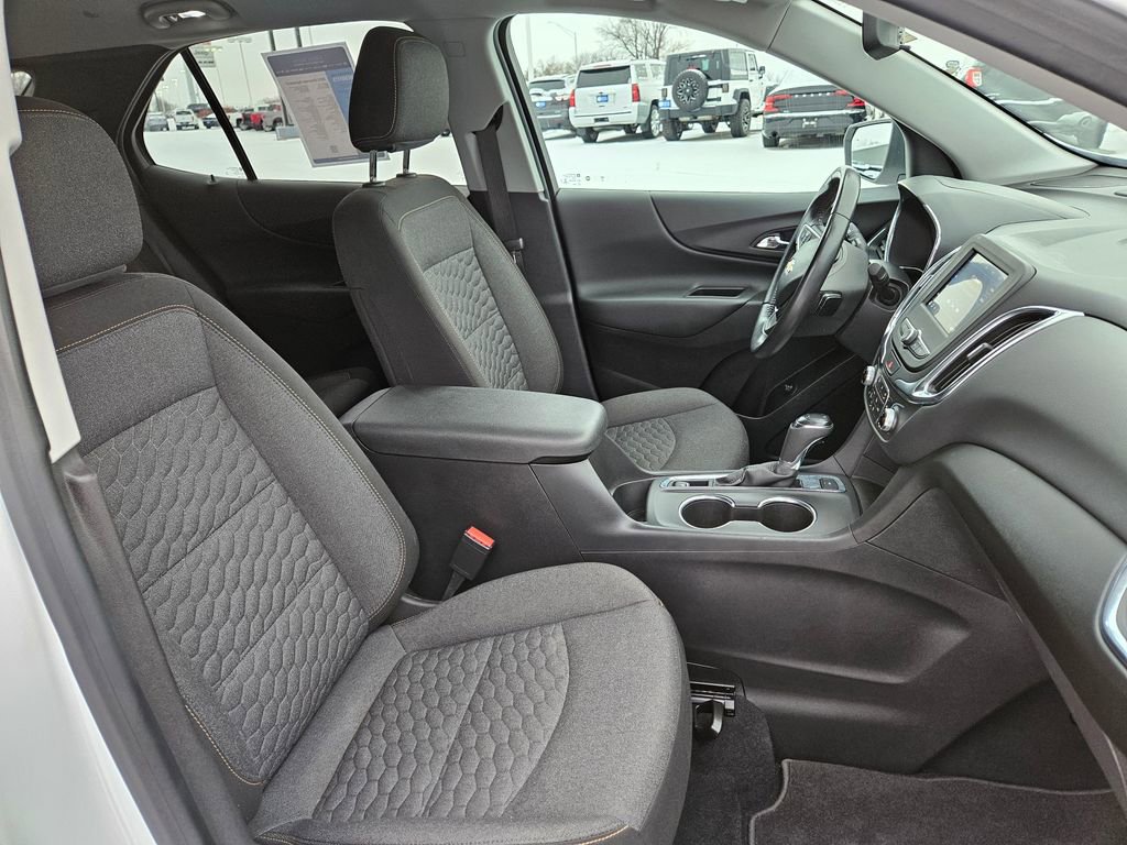 Used 2021 Chevrolet Equinox LT image 36