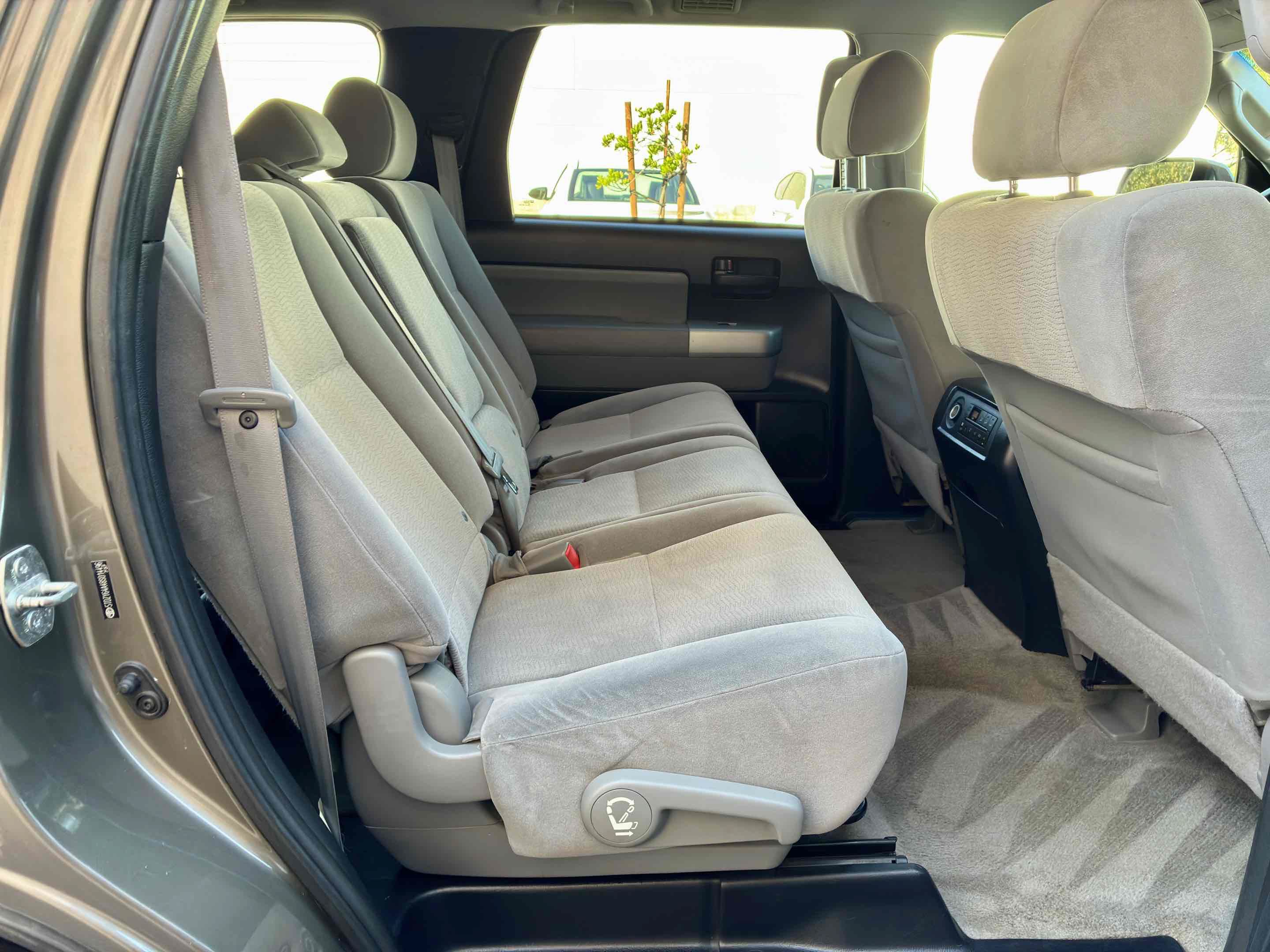 Used 2008 Toyota Sequoia SR5 RWD image 39
