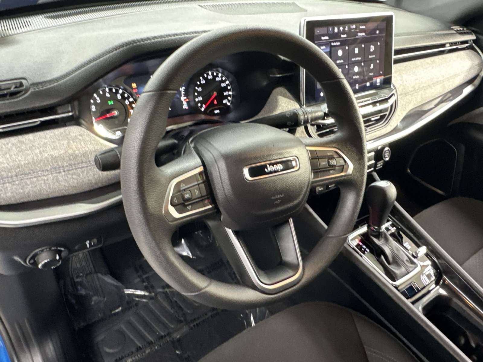 Used 2024 Jeep Compass Sport AWD/4WD image 13