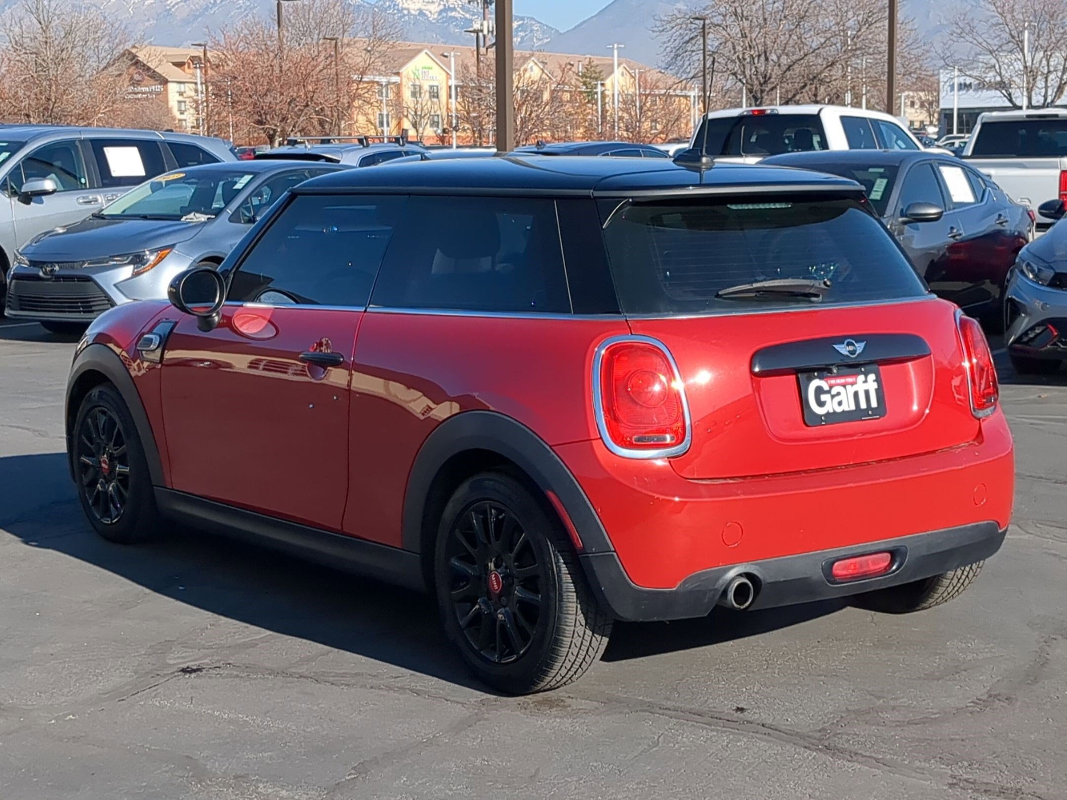 Used 2015 MINI Cooper 2-Door Hardtop image 8
