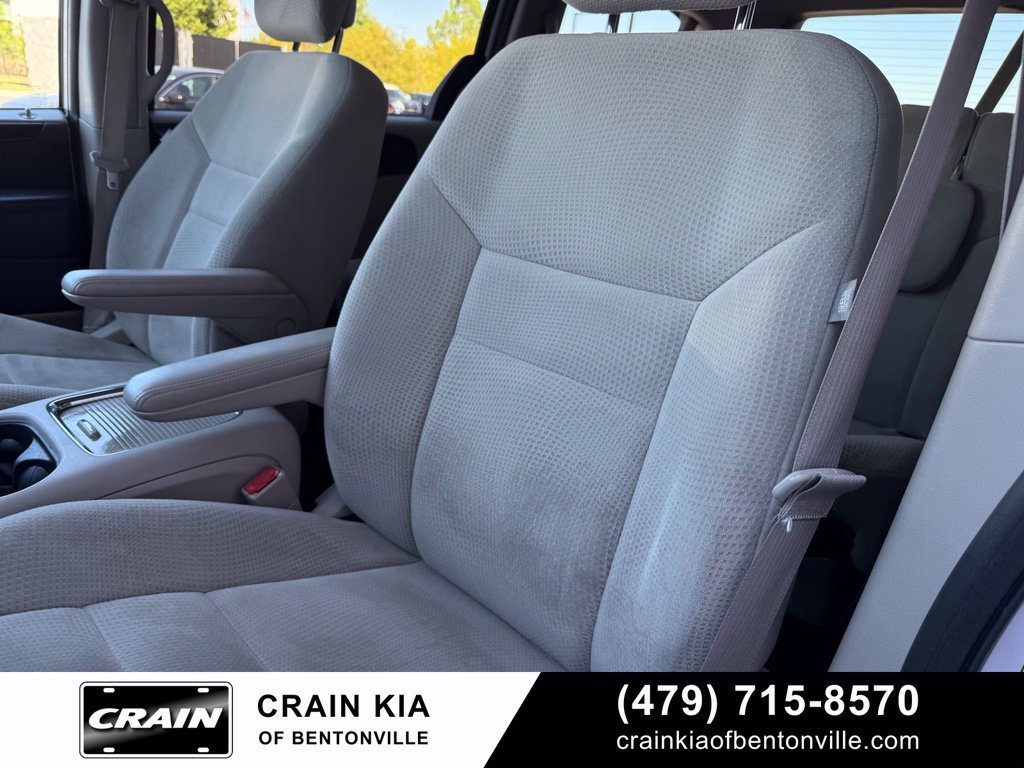 Used 2014 Dodge Grand Caravan SXT w/ UConnect Hands-Free Group FWD image 22