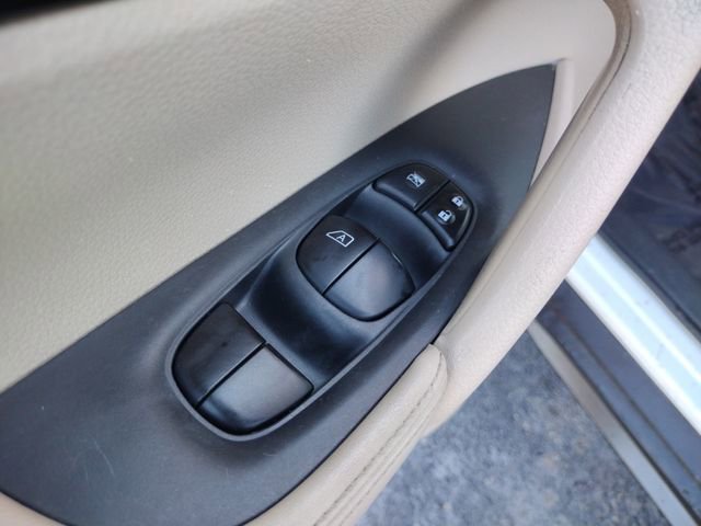 Used 2017 Nissan Rogue S image 13