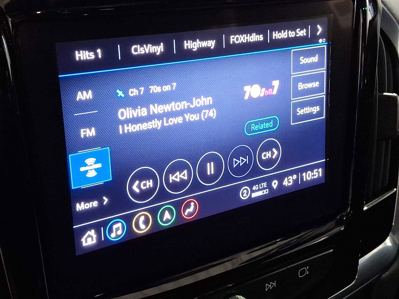 Used 2023 Chevrolet Traverse RS image 23