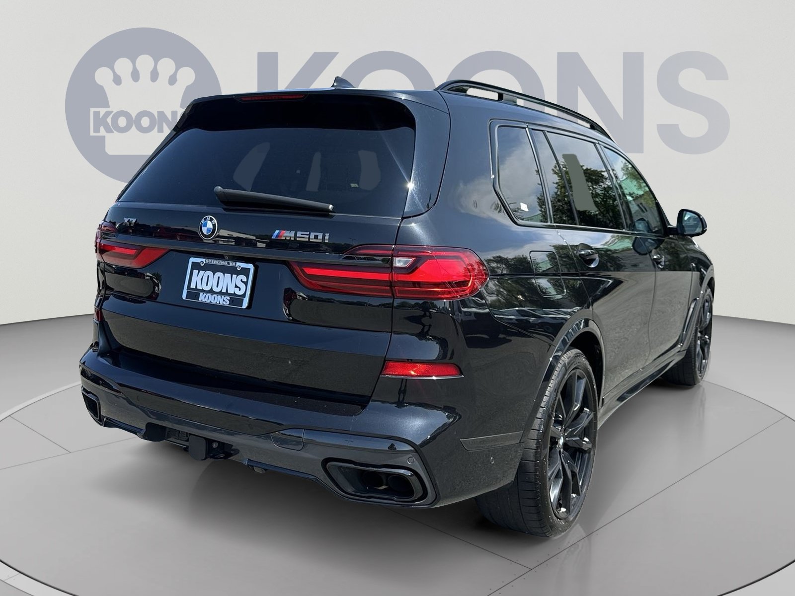 Used 2020 BMW X7 M50i w/ Dynamic Handling Package AWD/4WD image 11