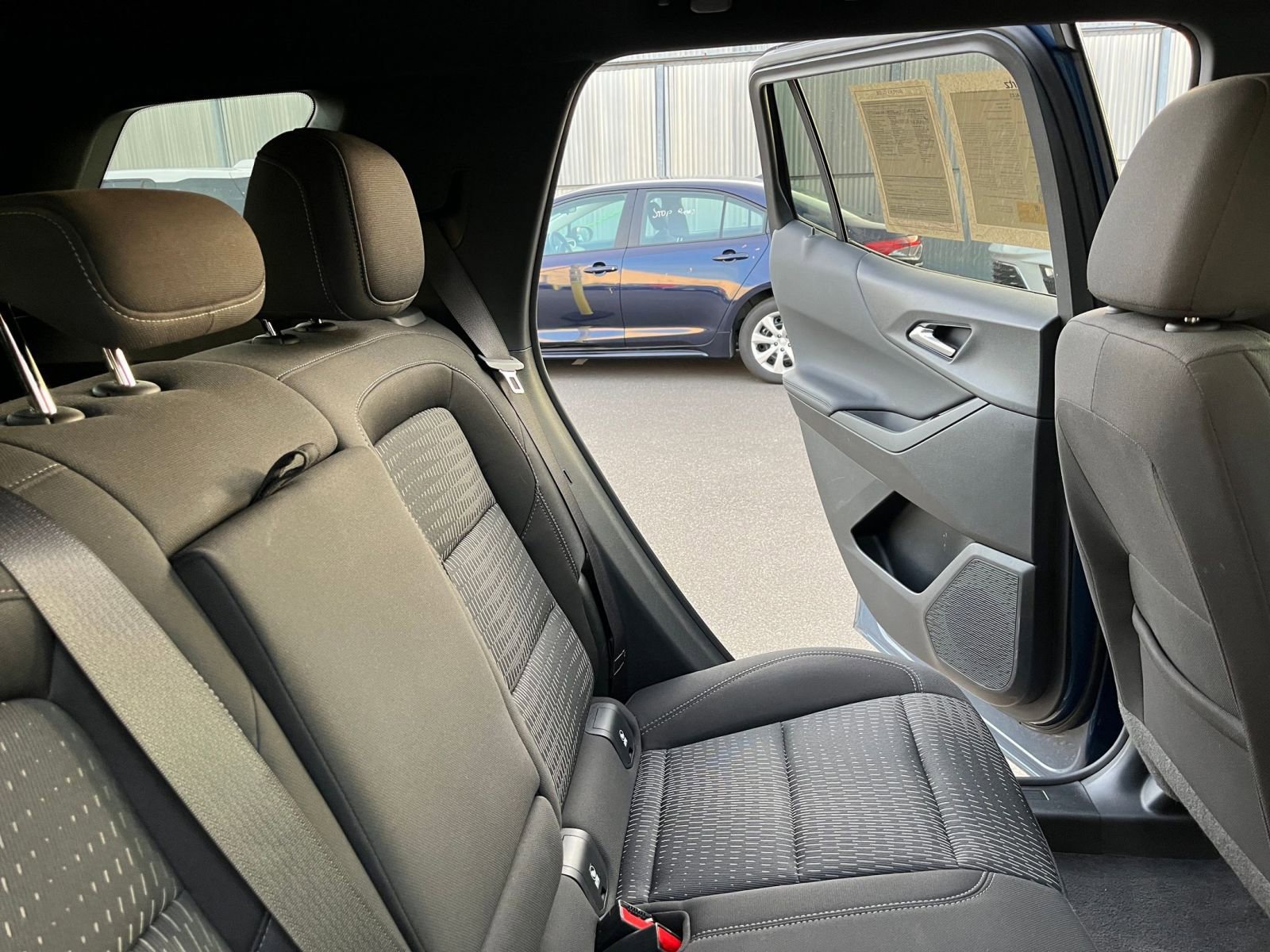 Used 2025 Chevrolet Equinox LT image 36