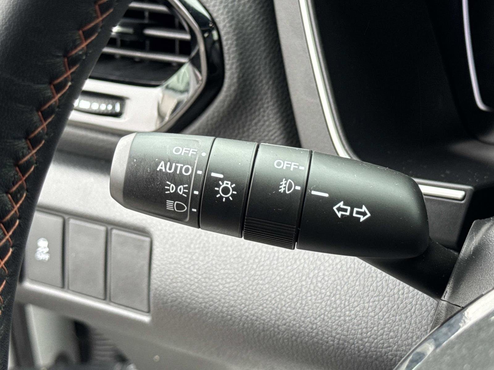 Used 2025 Honda Pilot Sport image 9