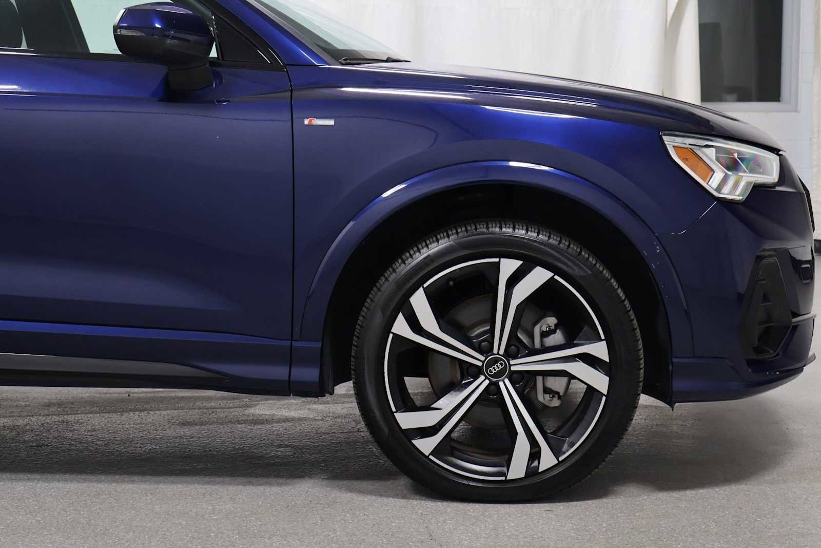 Used 2023 Audi Q3 2.0T Premium Plus w/ Premium Plus Package AWD/4WD image 11