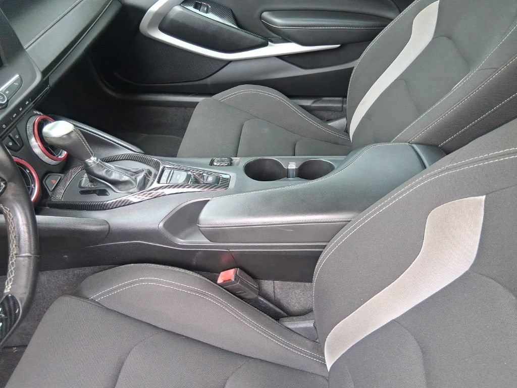 Used 2020 Chevrolet Camaro LS RWD image 11