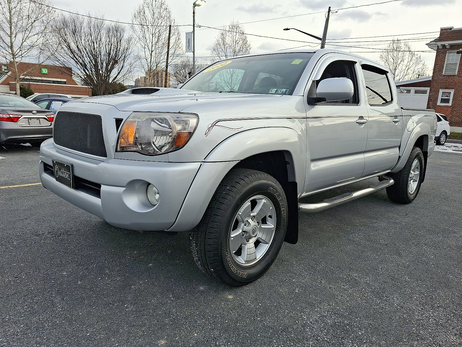 Used 2010 Toyota Tacoma PreRunner image 1
