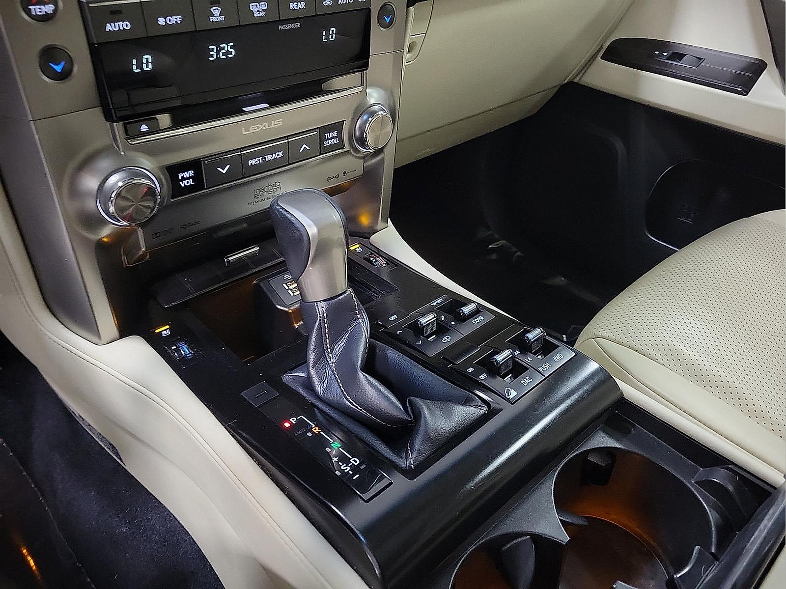 Used 2021 Lexus GX 460 Luxury w/ Sport Design Package AWD/4WD image 20