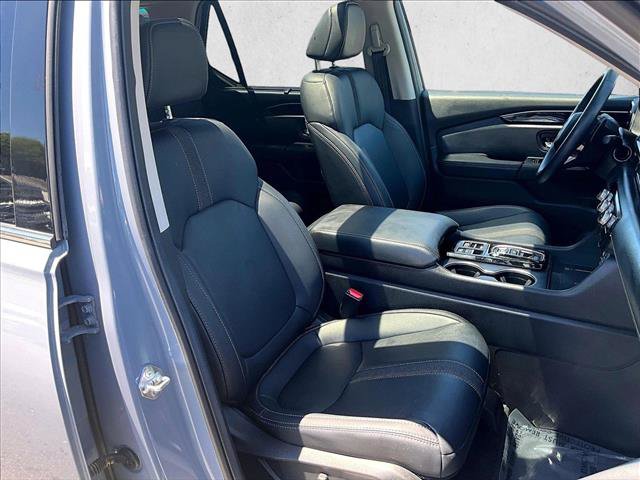 Used 2025 Honda Pilot Touring image 9