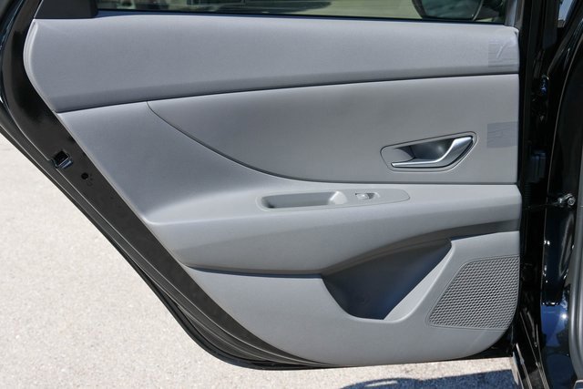 New 2025 Hyundai Elantra Blue image 10