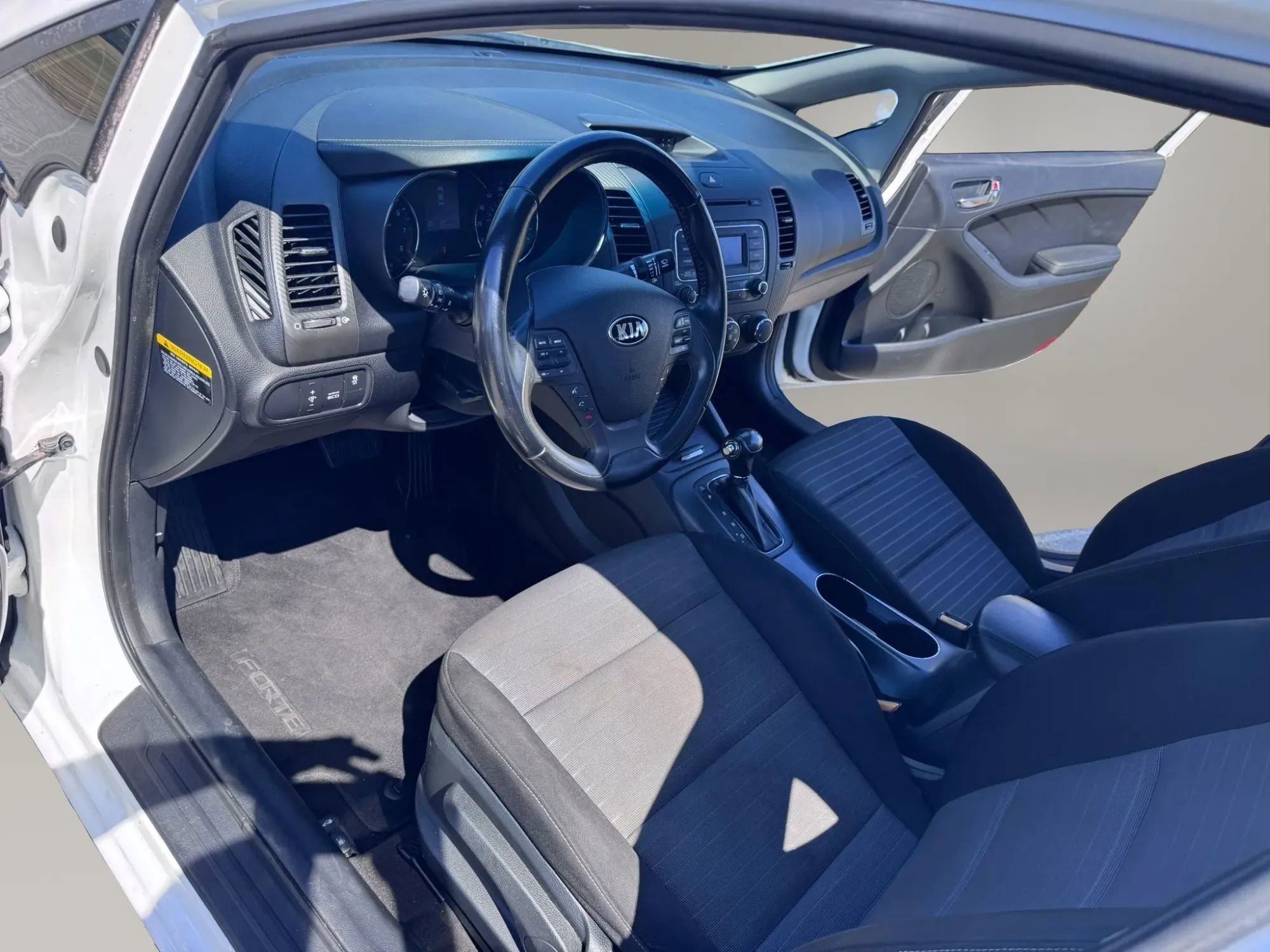 Used 2015 Kia Forte EX FWD image 12
