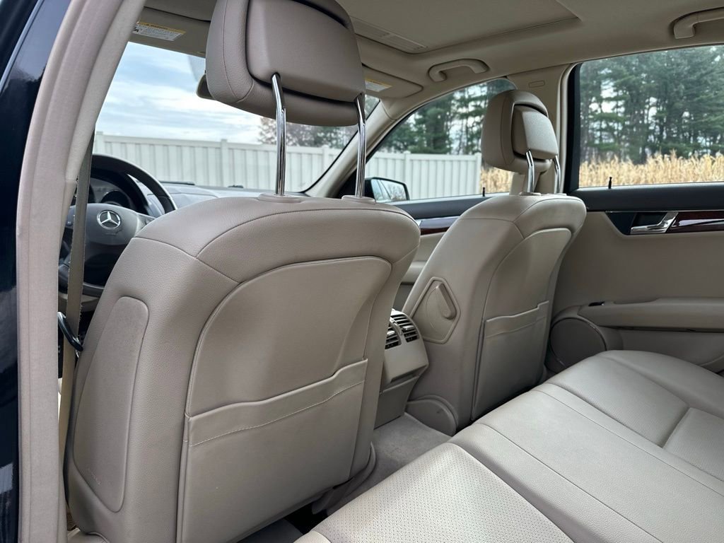 Used 2011 Mercedes-Benz C 300 4MATIC Sedan image 23