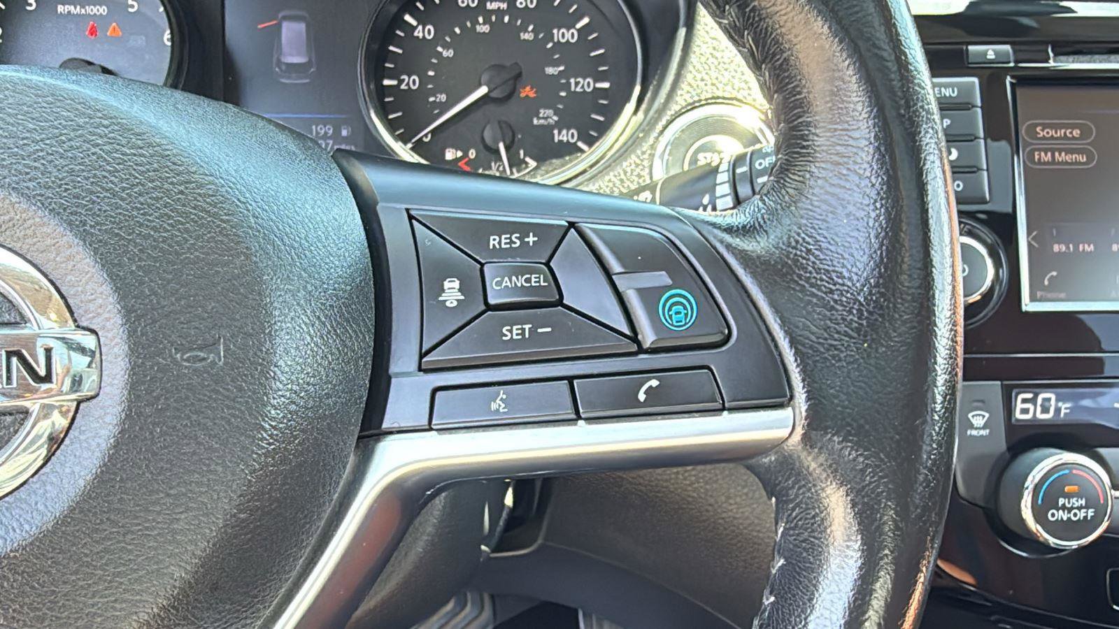 Used 2018 Nissan Rogue SL w/ Premium Package AWD/4WD image 14