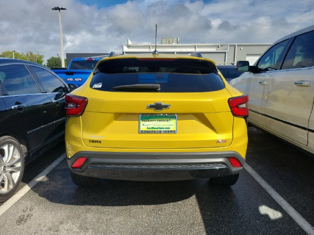 Used 2025 Chevrolet Trax RS FWD image 9