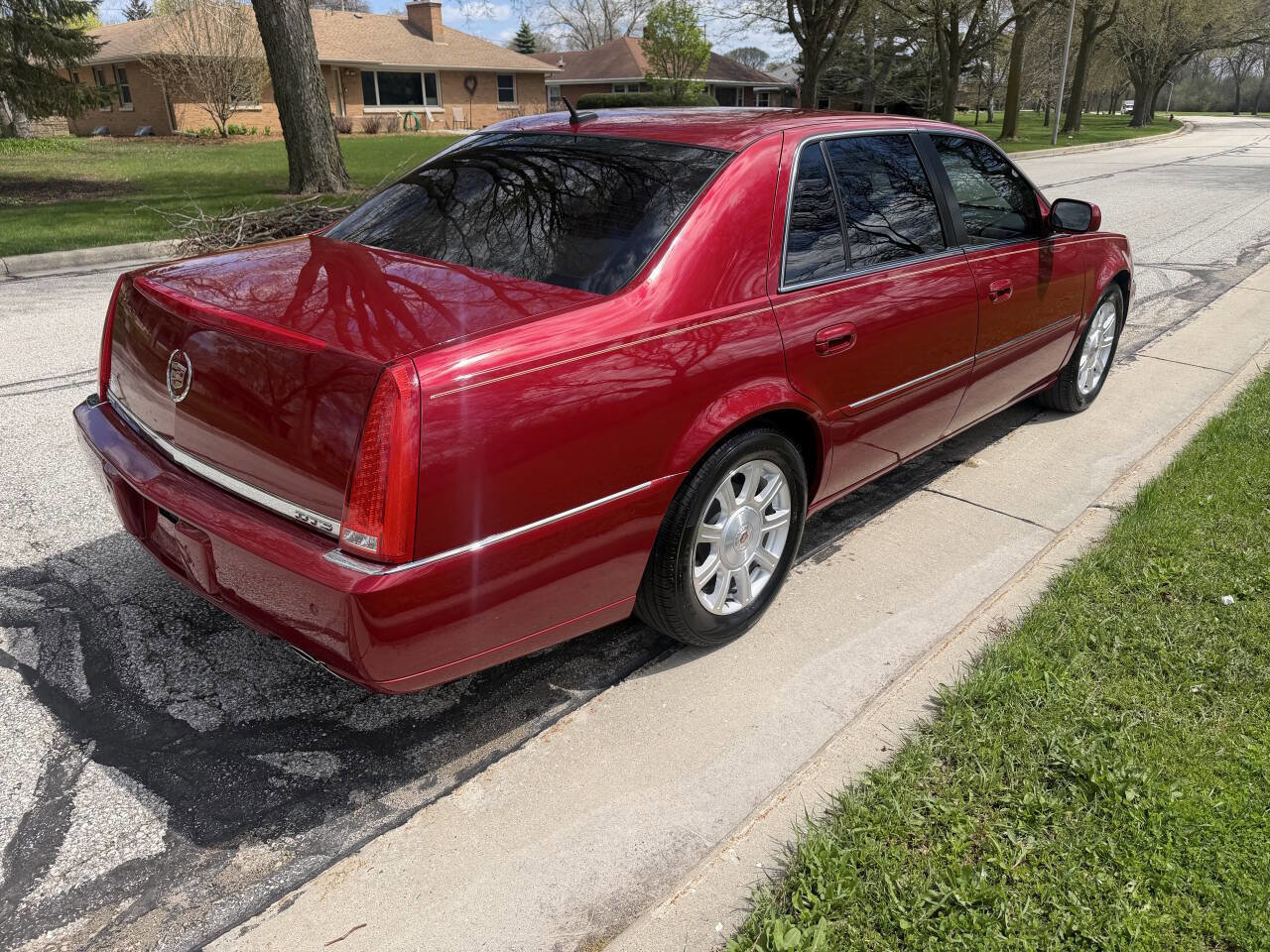 Used 2008 Cadillac DTS Luxury II image 5
