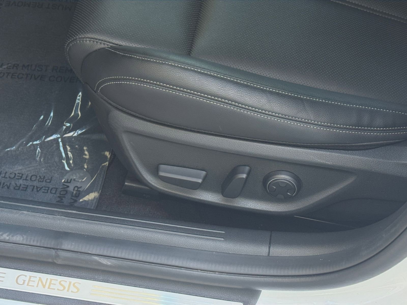 Used 2025 Genesis G70 2.5T image 23