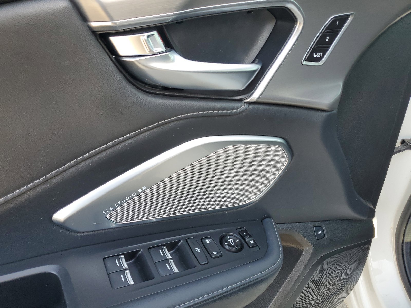 Used 2019 Acura RDX w/ Advance Package FWD image 17