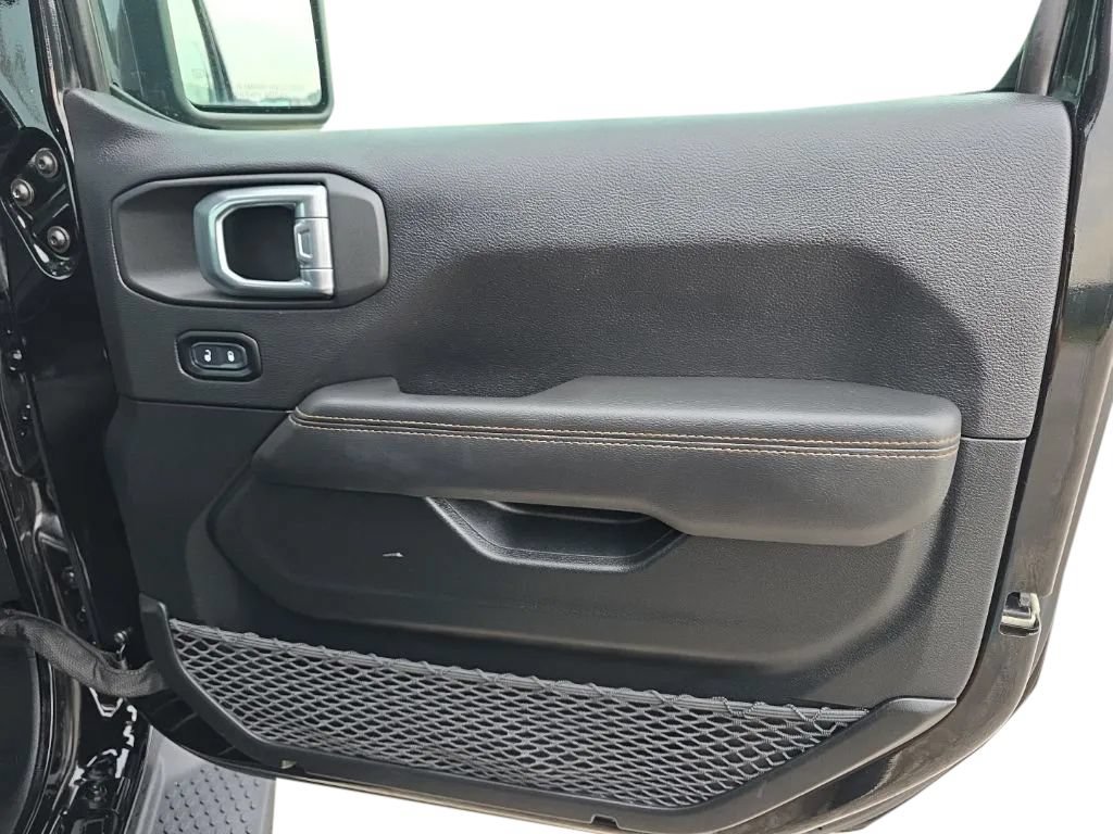 Used 2021 Jeep Wrangler Unlimited Sahara AWD/4WD image 20