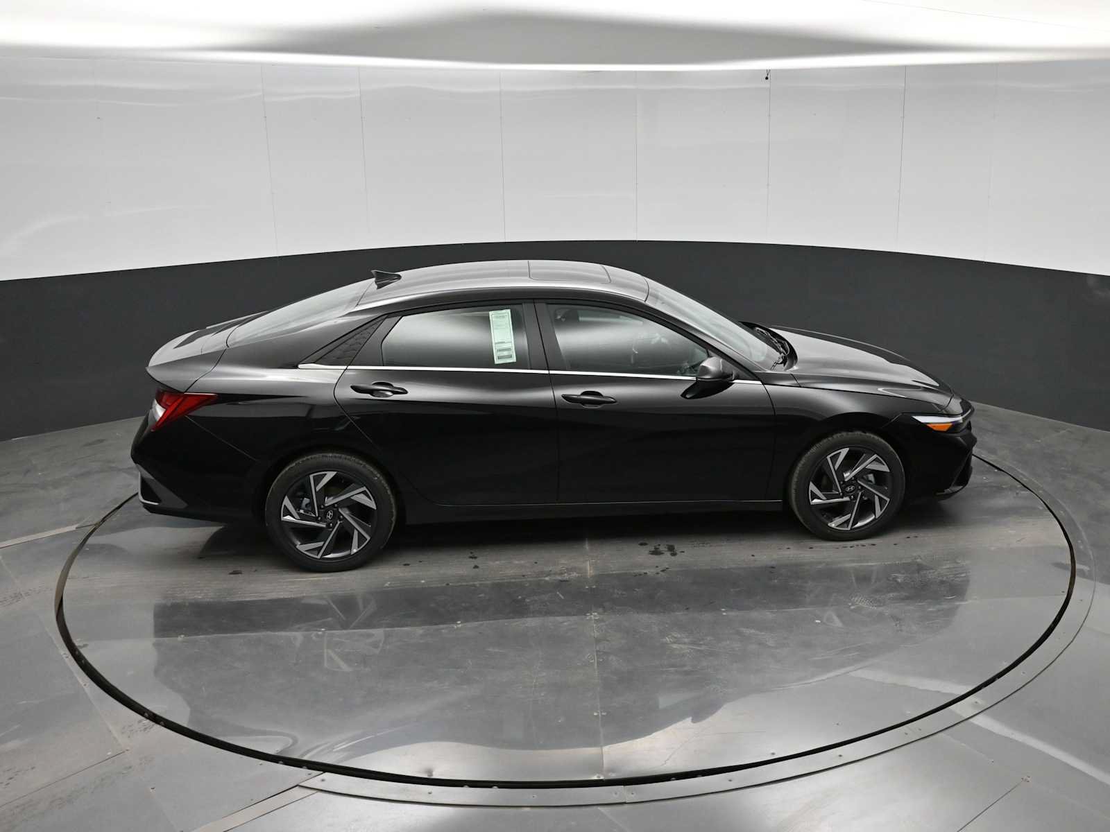 New 2026 Hyundai Elantra Limited FWD image 32