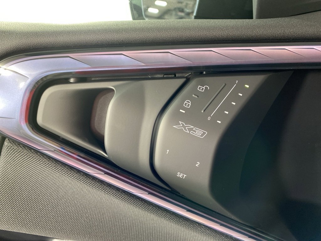 Used 2025 BMW X3 xDrive30i w/ M Sport Package image 8