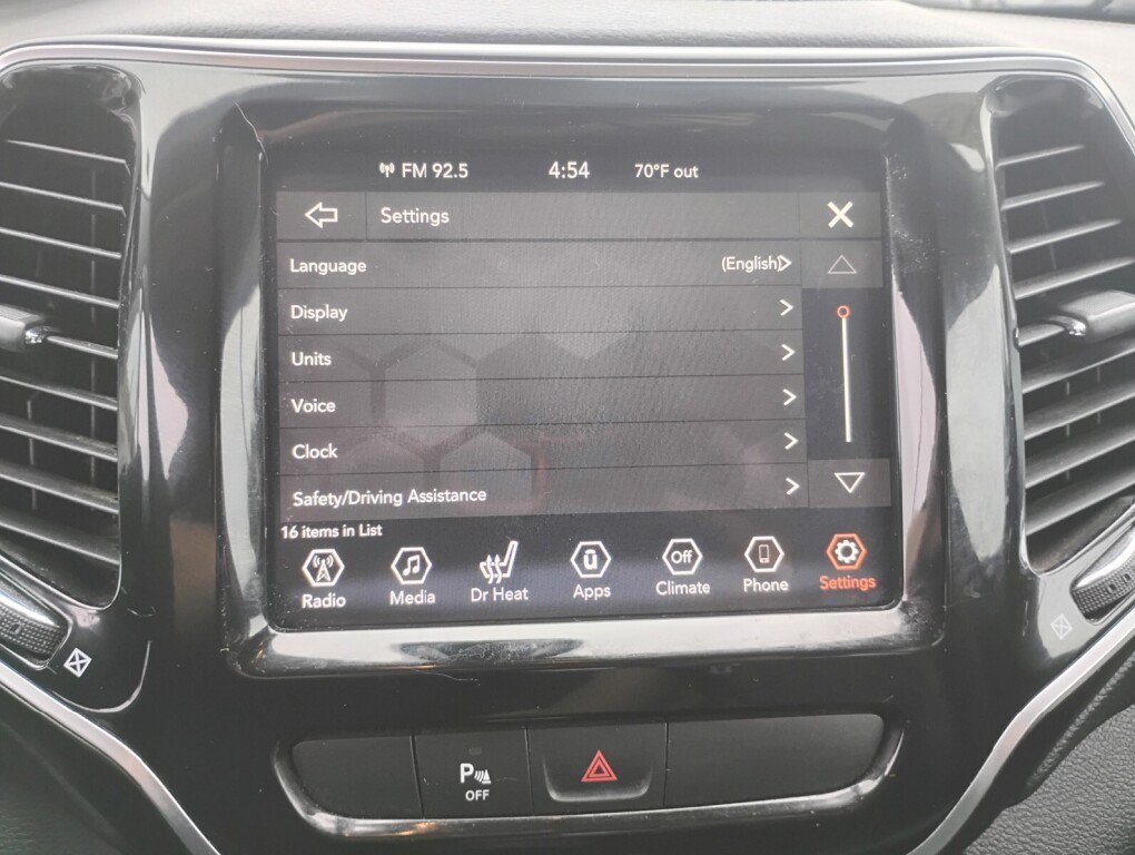 Used 2019 Jeep Cherokee Limited AWD/4WD image 18