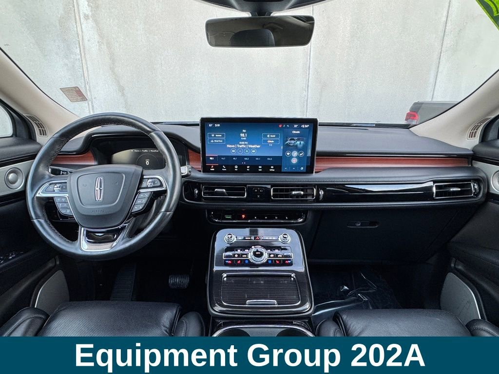 Used 2022 Lincoln Nautilus Reserve w/ Equipment Group 202A image 6