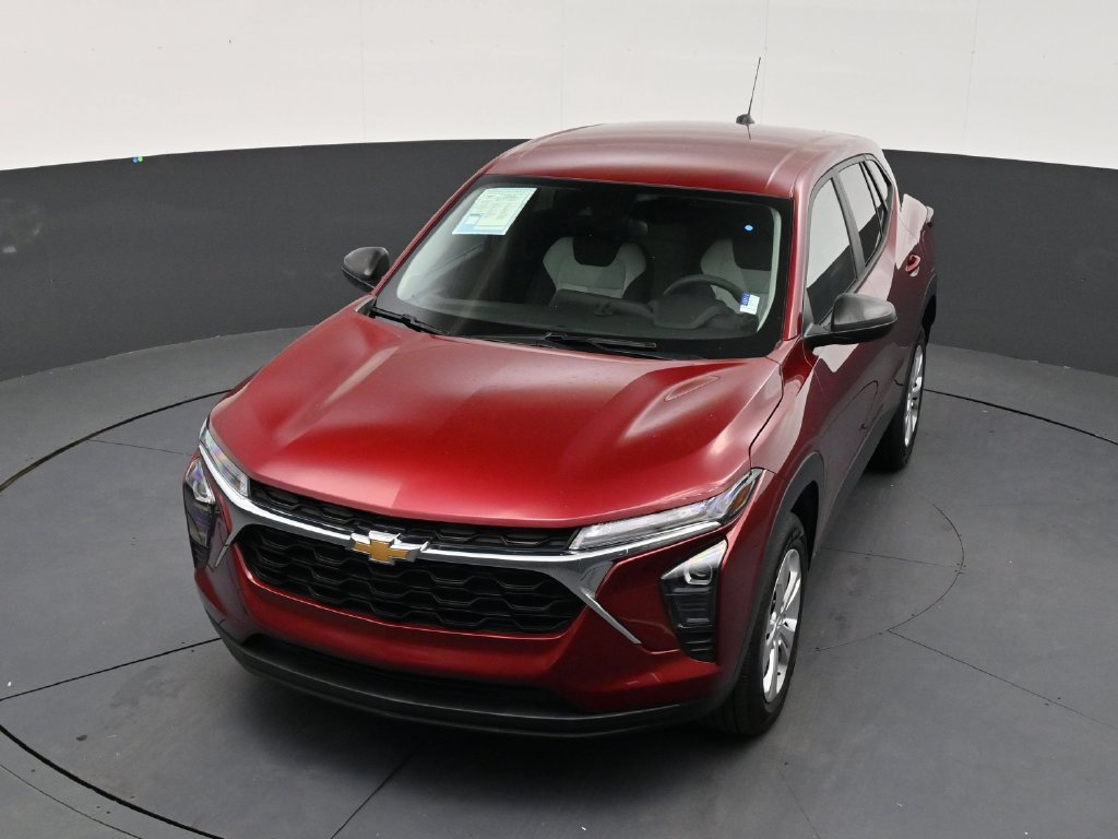 Used 2025 Chevrolet Trax LS FWD image 19