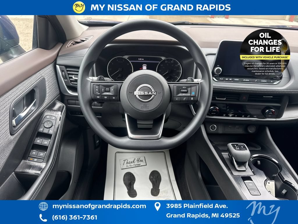 Used 2023 Nissan Rogue SV AWD/4WD image 14