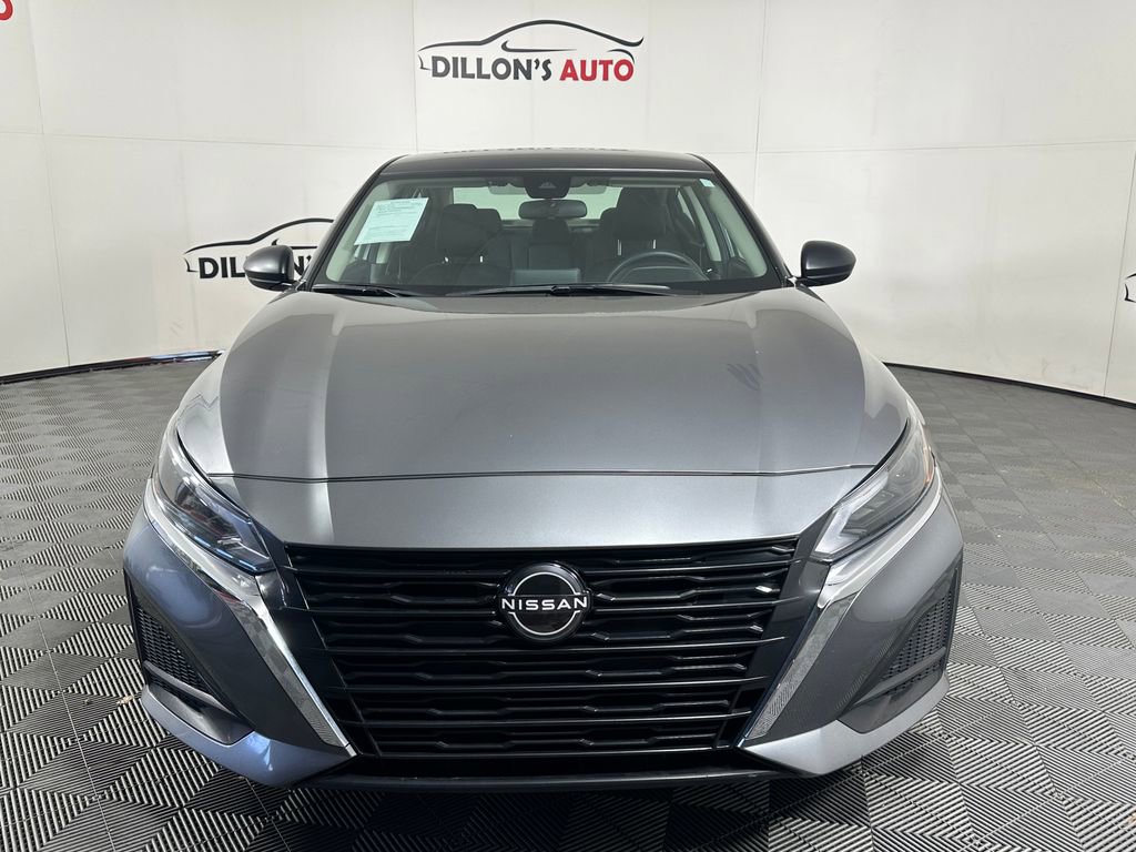 Used 2024 Nissan Altima 2.5 SV FWD image 10