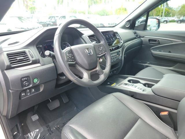 Used 2025 Honda Passport EX-L image 17