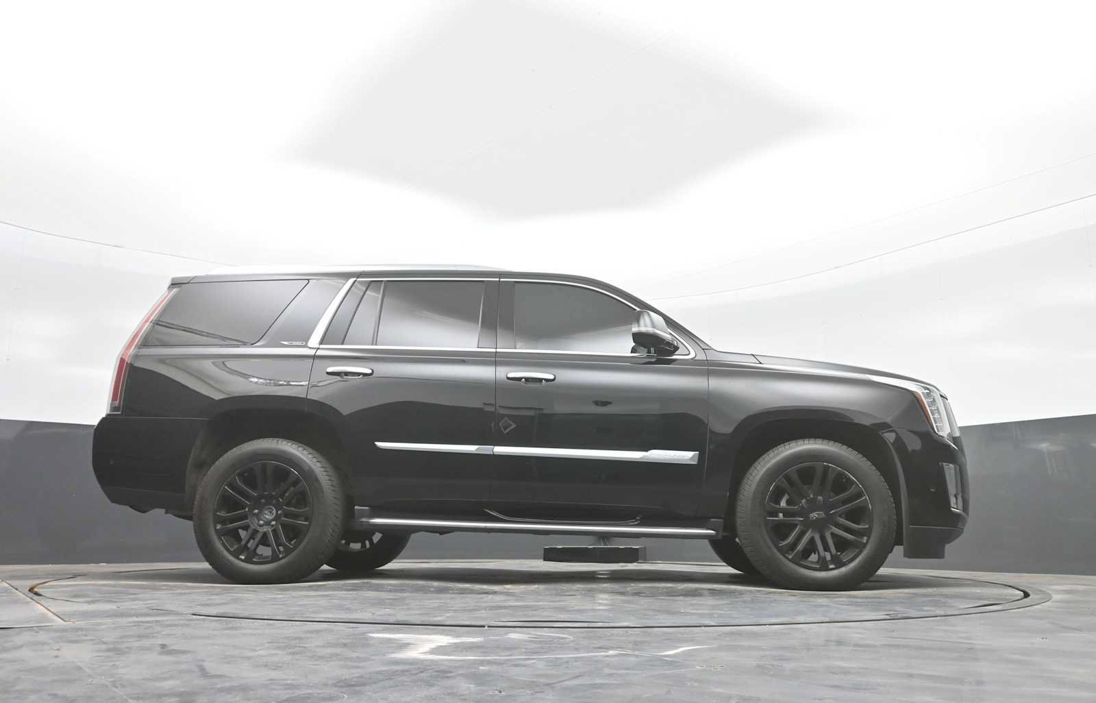 Used 2018 Cadillac Escalade 4WD image 36