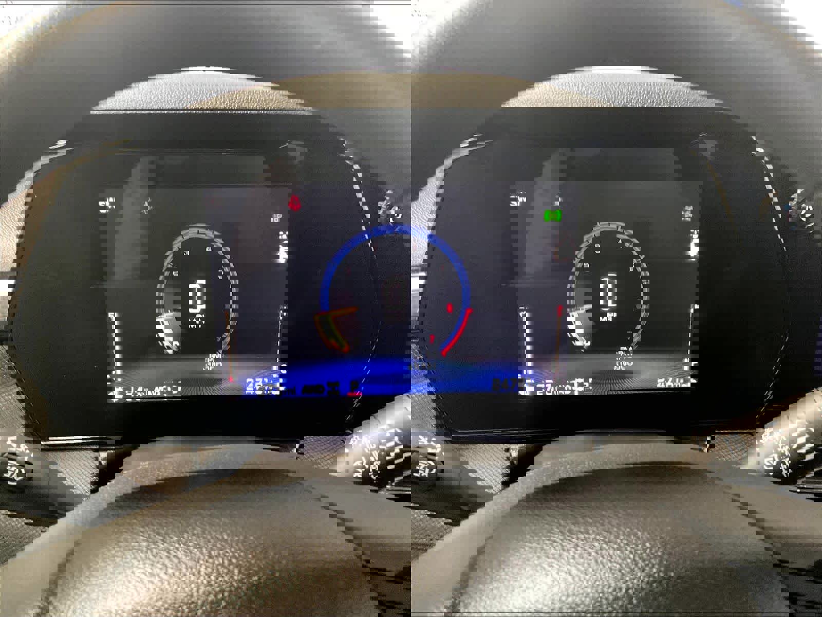 Used 2025 Chevrolet TrailBlazer LT AWD/4WD image 24