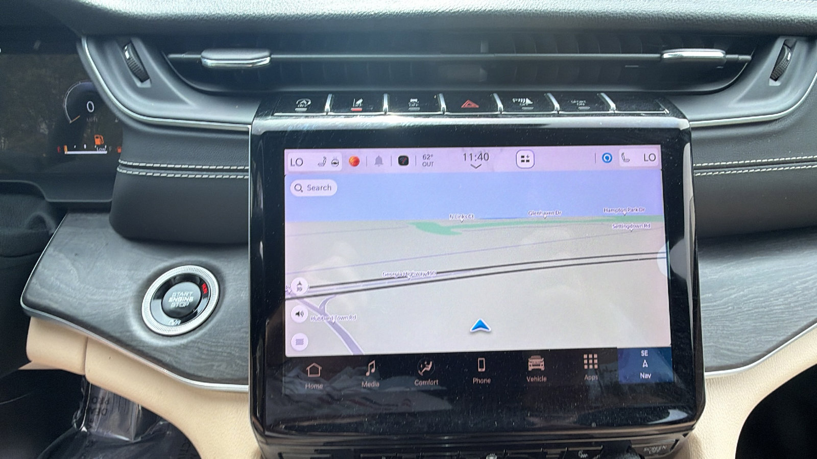 Used 2024 Jeep Grand Cherokee L Limited w/ Black Appearance Package image 32