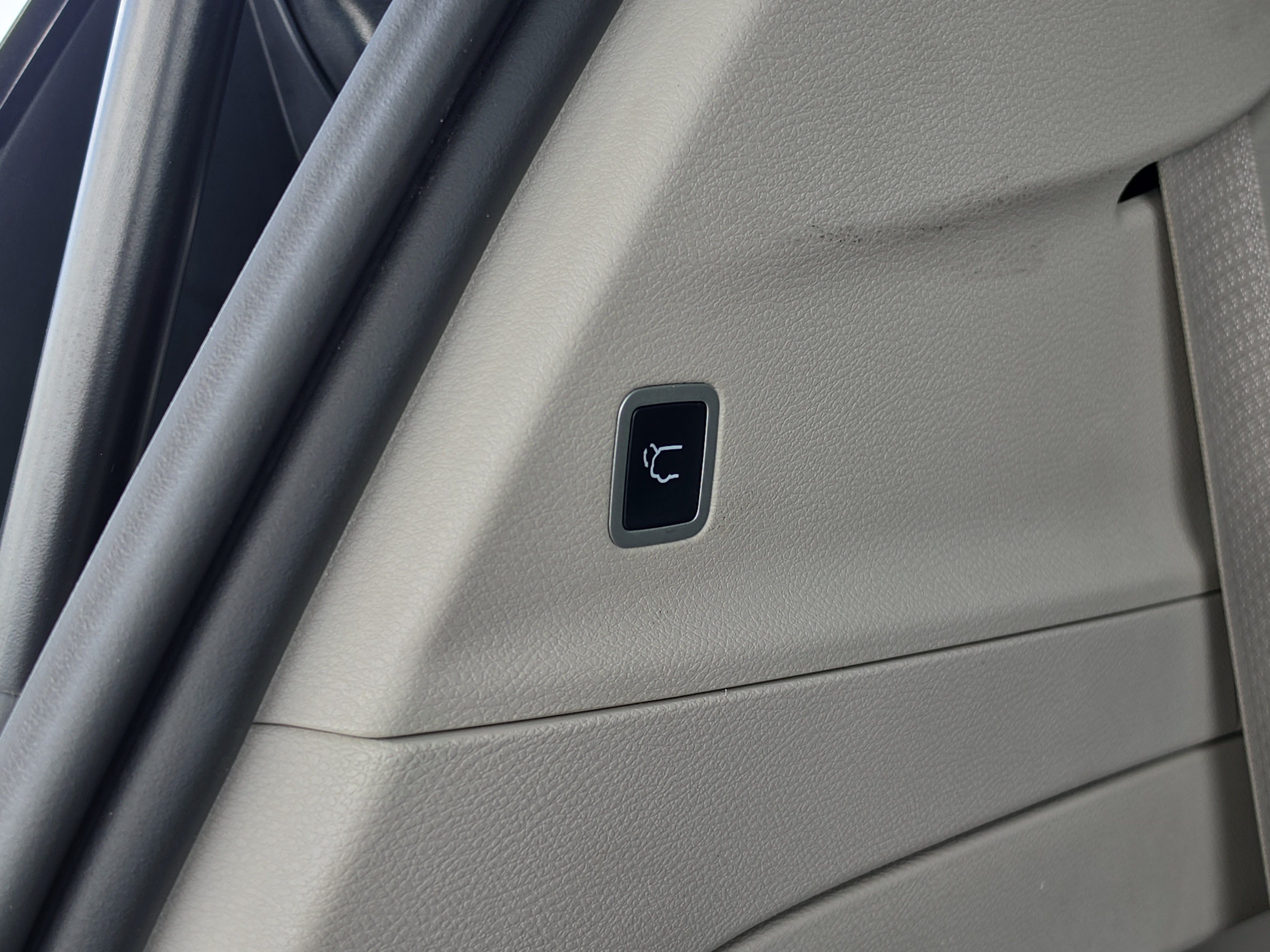 Used 2023 Chrysler Pacifica Touring-L FWD image 7